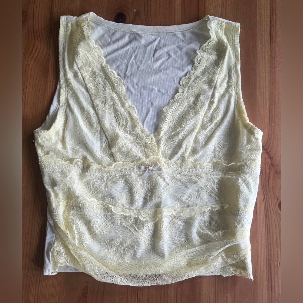 Cider Ivory Yellow Lace Top